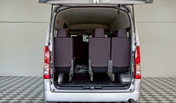 TOYOTA 2026 2WD 2.8 AT COMMUTER SILVER 45729 full