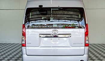 TOYOTA 2026 2WD 2.8 AT COMMUTER SILVER 45729 full