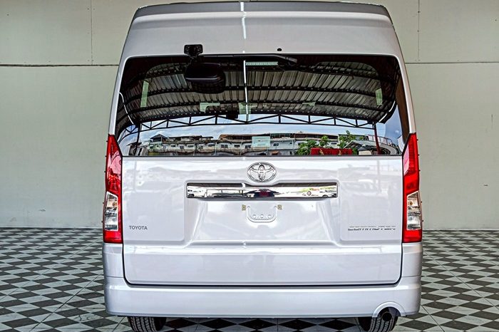 TOYOTA 2026 2WD 2.8 AT COMMUTER SILVER 45729 full