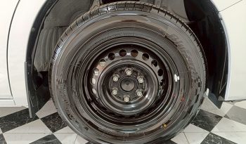 TOYOTA 2026 2WD 2.8 AT COMMUTER SILVER 45729 full