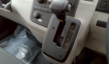 TOYOTA 2026 2WD 2.8 AT COMMUTER SILVER 45729 full