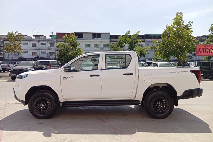 TRAVO SMART PRE 2026 2.8 AT DOUBLE CAB WHITE  800648 full