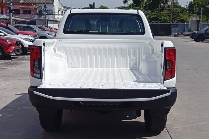 TRAVO SMART PRE 2026 2.8 AT DOUBLE CAB WHITE  800648 full