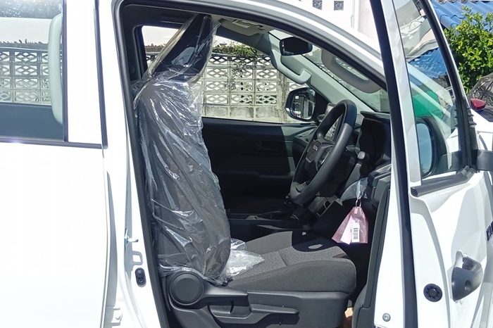 TRAVO SMART PRE 2026 2.8 AT DOUBLE CAB WHITE  800648 full