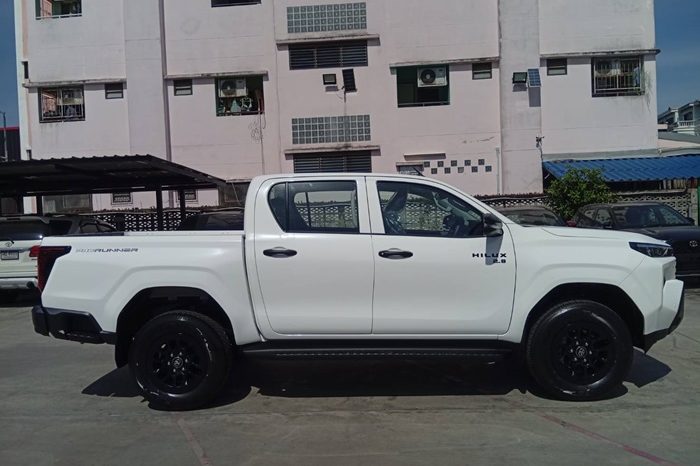 TRAVO SMART PRE 2026 2.8 AT DOUBLE CAB WHITE  800648 full