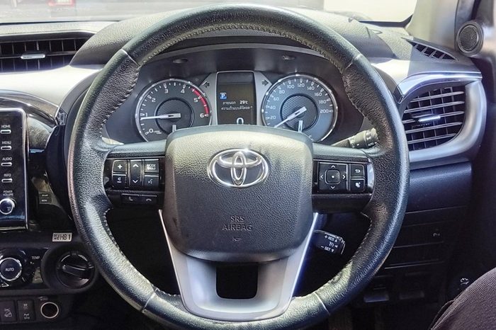 REVO 4WD 2021 2.8 HIGHT AT DOUBLE CAB SILVER  6834 full