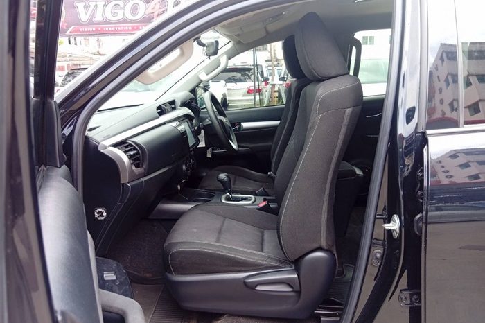 REVO PRE 2021 2.4 ENTRY AT DOUBLE CAB BLACK 709 full