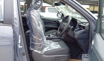 TRAVO OVERLAND PLUS 4WD 2026 2.8 AT DOUBLE CAB GREY  25608 full