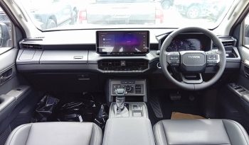 TRAVO OVERLAND PLUS 4WD 2026 2.8 AT DOUBLE CAB GREY  25608 full