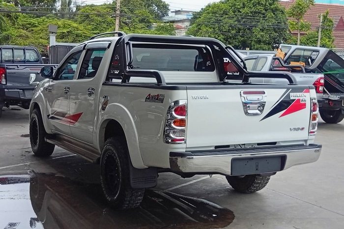 VIGO 4WD 2010 3.0G AT DOUBLE CAB WHITE  4097 full