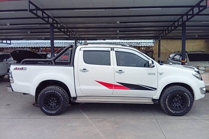 VIGO 4WD 2010 3.0G AT DOUBLE CAB WHITE  4097 full