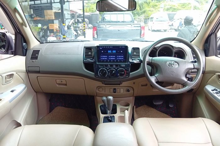 VIGO 4WD 2010 3.0G AT DOUBLE CAB WHITE  4097 full