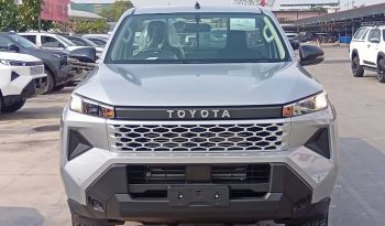 TRAVO 4TREX 4WD 2026 2.8 MT STANDARD SILVER  92020 full