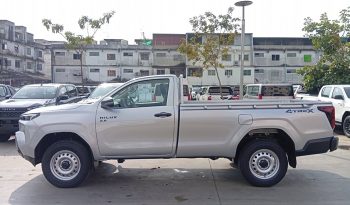 TRAVO 4TREX 4WD 2026 2.8 MT STANDARD SILVER  92020 full