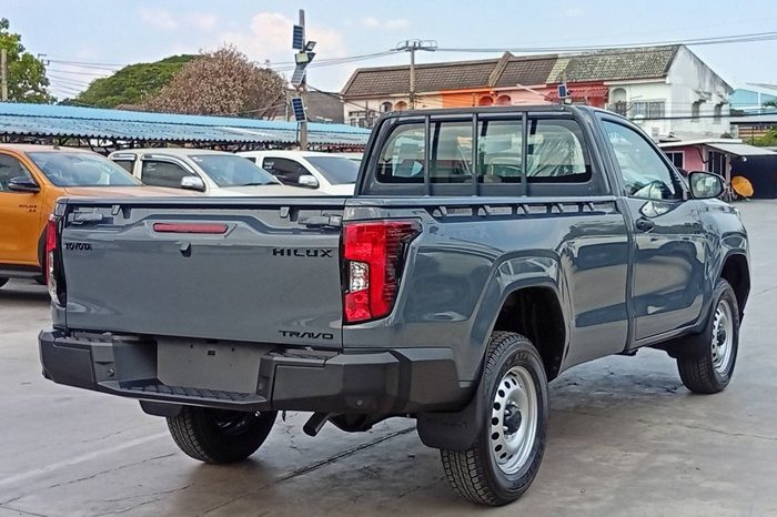 TRAVO 4TREX 4WD 2026 2.8 MT STANDARD GREY  93509 full