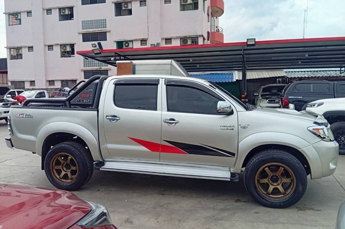 VIGO 4WD 2006 3.0G AT DOUBLE CAB SILVER  8931 full