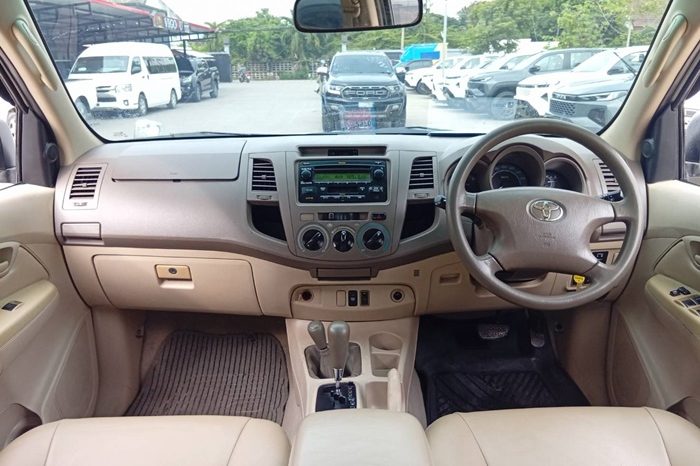 VIGO 4WD 2006 3.0G AT DOUBLE CAB SILVER  8931 full