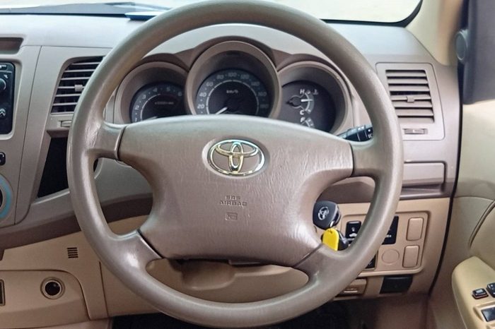 VIGO 4WD 2006 3.0G AT DOUBLE CAB SILVER  8931 full