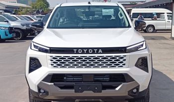 TRAVO OVERLAND PRE 2026 2.8 AT DOUBLE CAB WHITE  40096 full