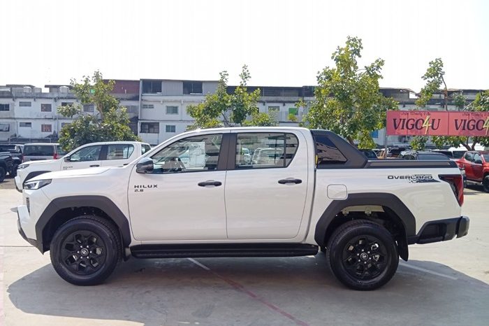 TRAVO OVERLAND PRE 2026 2.8 AT DOUBLE CAB WHITE  40096 full