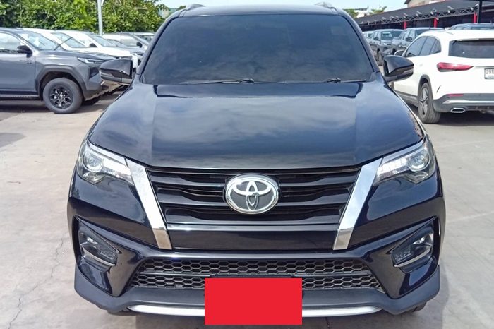 TOYOTA 2WD 2020 2.8V AT FORTUNER BLACK  8325 full