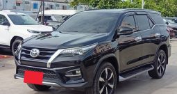 TOYOTA 2WD 2020 2.8V AT FORTUNER BLACK  8325