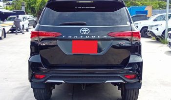 TOYOTA 2WD 2020 2.8V AT FORTUNER BLACK  8325 full