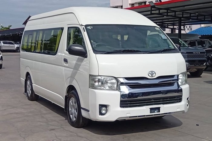 TOYOTA 2WD 2019 2.7 MT COMMUTER WHITE  3322 full