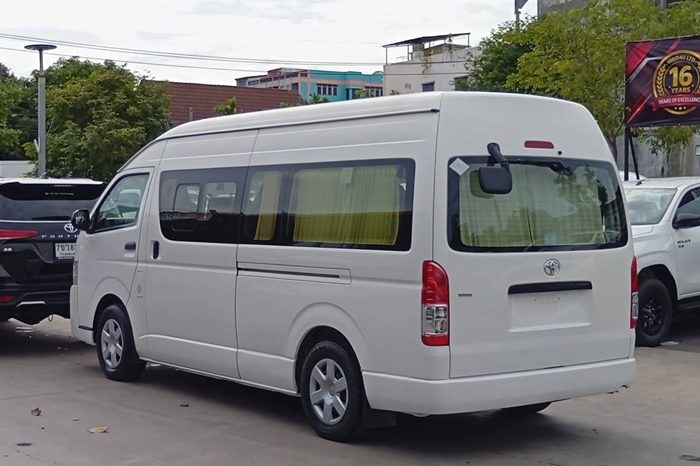 TOYOTA 2WD 2019 2.7 MT COMMUTER WHITE  3322 full