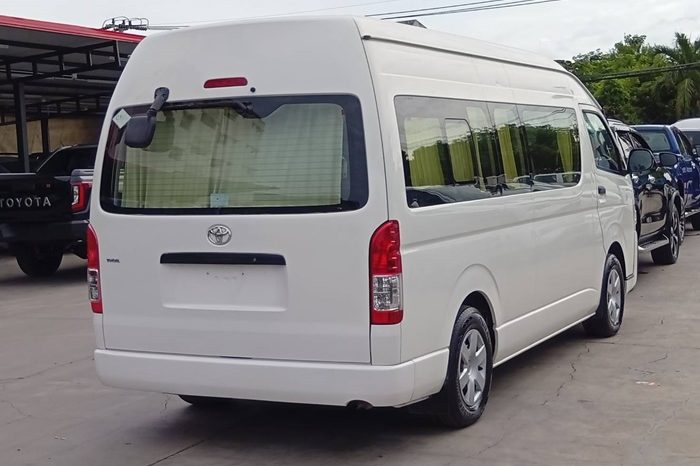 TOYOTA 2WD 2019 2.7 MT COMMUTER WHITE  3322 full
