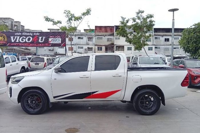 GR 2WD 2022 2.8G AT DOUBLE CAB WHITE  472 full