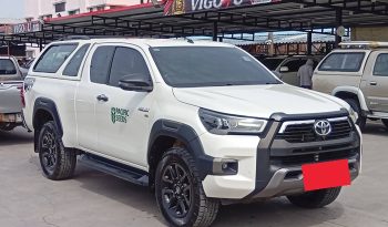 ROCCO 4WD 2022 2.8 HIGHT AT SMART CAB WHITE  9477 full