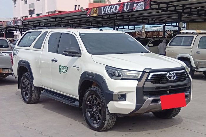 ROCCO 4WD 2022 2.8 HIGHT AT SMART CAB WHITE  9477 full