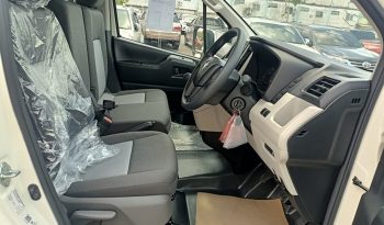 TOYOTA 2026 2WD 2.8 MT COMMUTER WHITE  6962 full