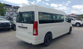TOYOTA 2026 2WD 2.8 MT COMMUTER WHITE  6962 full