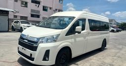 TOYOTA 2026 2WD 2.8 MT COMMUTER WHITE  6962