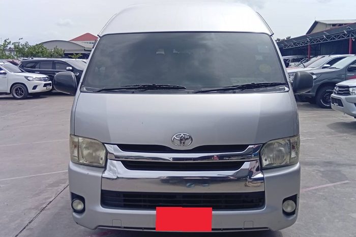 TOYOTA 2WD 2017 3.0 MT COMMUTER SILVER 2139 full