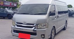 TOYOTA 2WD 2017 3.0 MT COMMUTER SILVER 2139