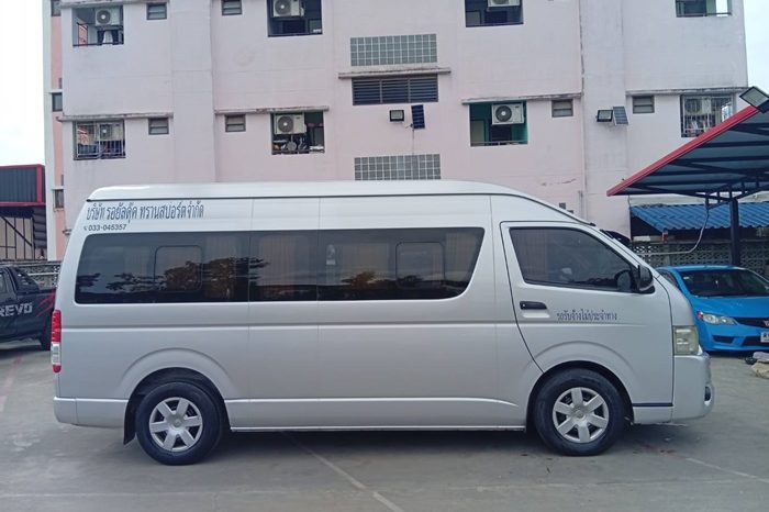 TOYOTA 2WD 2017 3.0 MT COMMUTER SILVER 2139 full