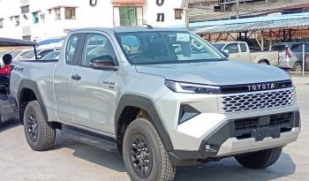 TRAVO 4TREX PREMIUM 4WD 2026 2.8 AT SMART CAB SILVER 32153 full