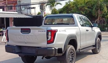 TRAVO 4TREX PREMIUM 4WD 2026 2.8 AT SMART CAB SILVER 32153 full