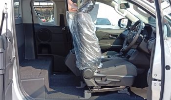 TRAVO 4TREX PREMIUM 4WD 2026 2.8 AT SMART CAB SILVER 32153 full