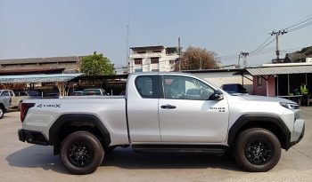 TRAVO 4TREX PREMIUM 4WD 2026 2.8 AT SMART CAB SILVER 32153 full
