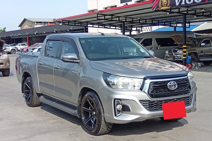 REVO 2WD 2020 2.4J AT DOUBLE CAB SILVER  8464 full