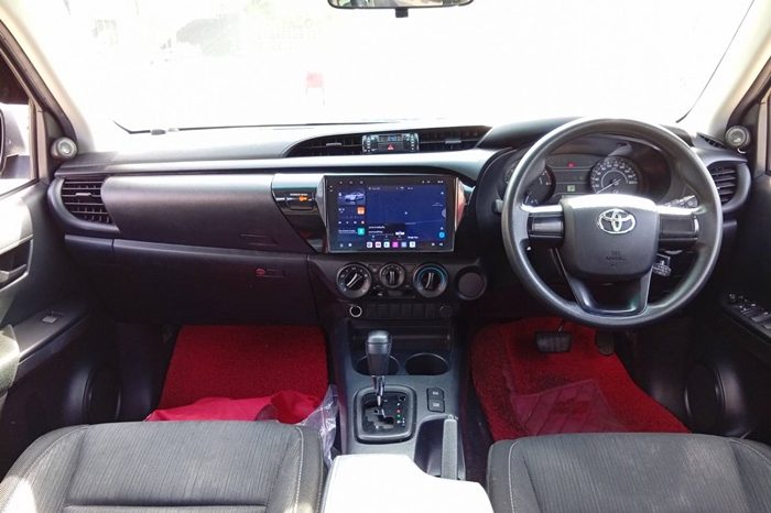 REVO 2WD 2020 2.4J AT DOUBLE CAB SILVER  8464 full