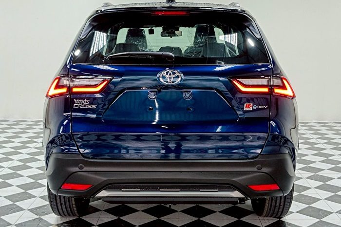 TOYOTA 2026 SUV PREMIUM YARIS CROSS 2WD 1.5 AT BLUE  72821 full