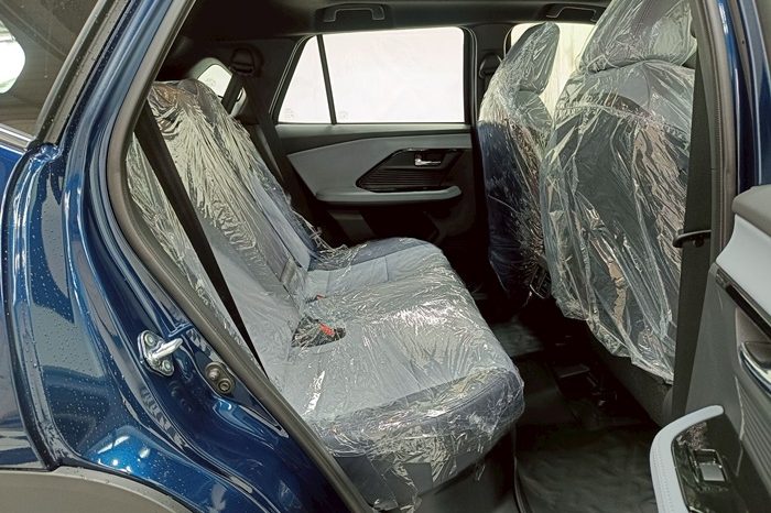 TOYOTA 2026 SUV PREMIUM YARIS CROSS 2WD 1.5 AT BLUE  72821 full