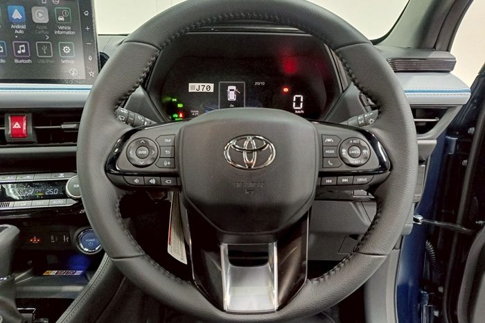 TOYOTA 2026 SUV PREMIUM YARIS CROSS 2WD 1.5 AT BLUE  72821 full