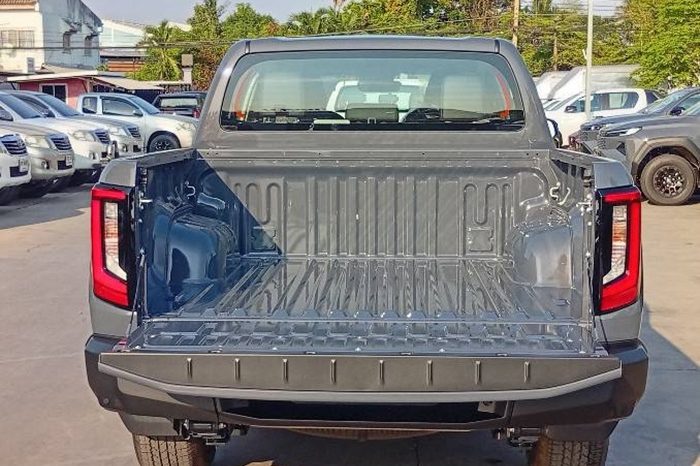 TRAVO E 2026 EV AT DOUBLE CAB GREY  800175 full