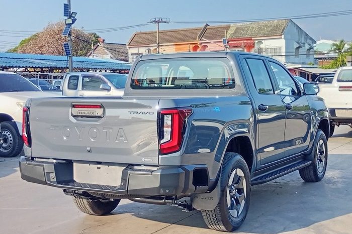 TRAVO E 2026 EV AT DOUBLE CAB GREY  800175 full